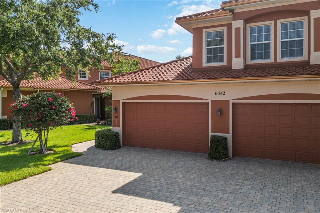 6442 Legacy Cir 203, Naples, FL 34113-5