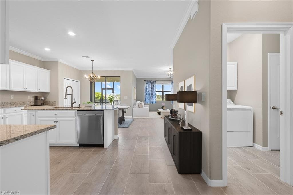 9374 Foxglove Ln, Naples, FL 34120-10