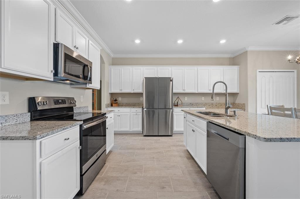 9374 Foxglove Ln, Naples, FL 34120-11