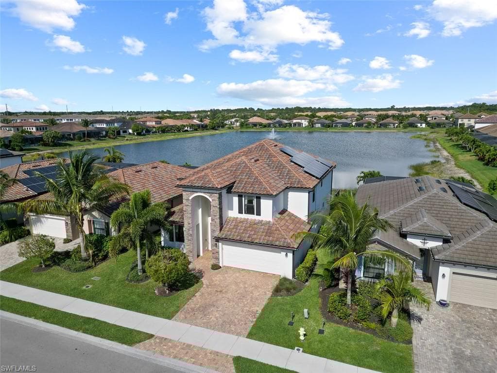 9374 Foxglove Ln, Naples, FL 34120-2