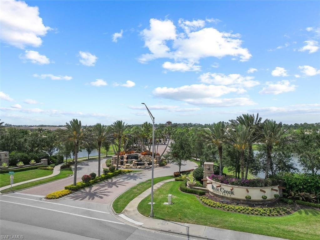 9374 Foxglove Ln, Naples, FL 34120-40