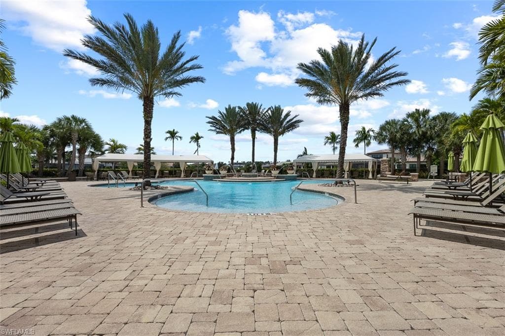 9374 Foxglove Ln, Naples, FL 34120-42