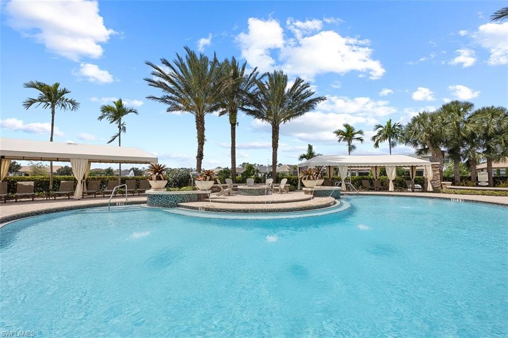 9374 Foxglove Ln, Naples, FL 34120-43