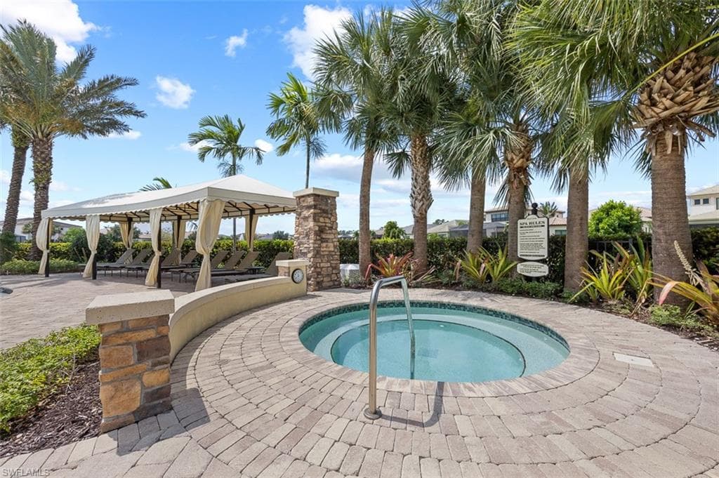 9374 Foxglove Ln, Naples, FL 34120-44