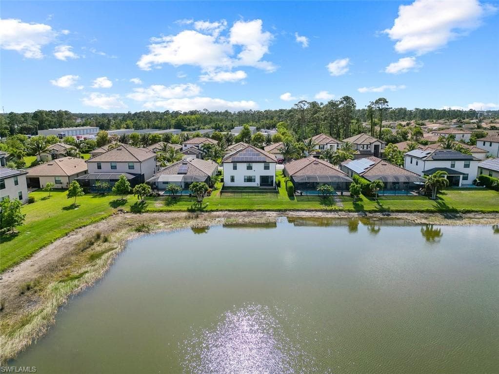 9374 Foxglove Ln, Naples, FL 34120-6