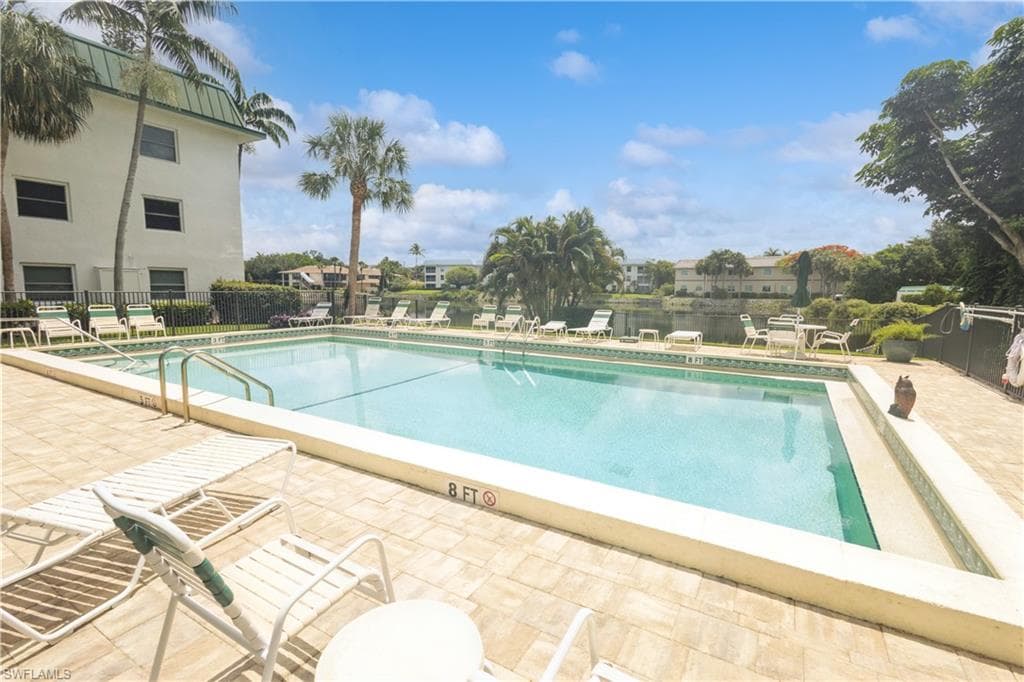3030 Binnacle Dr 201, Naples, FL 34103-24