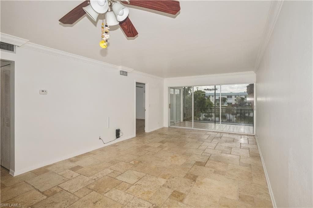 3030 Binnacle Dr 201, Naples, FL 34103-4