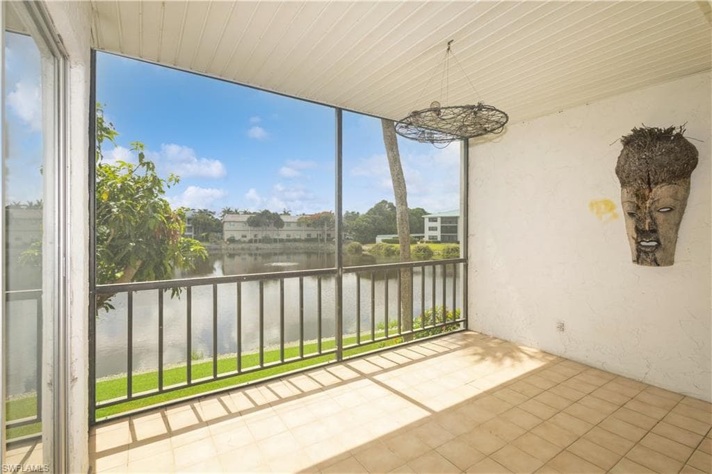 3030 Binnacle Dr 201, Naples, FL 34103-6