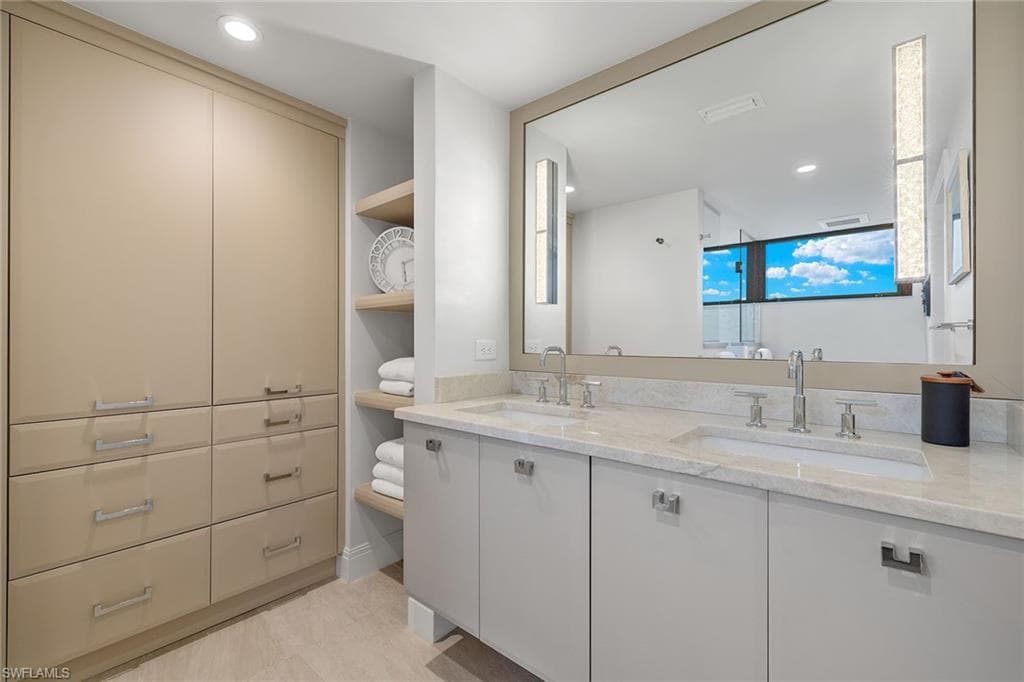 6075 Pelican Bay Blvd 906, Naples, FL 34108-18