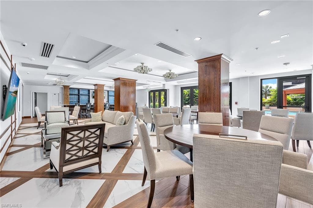 6075 Pelican Bay Blvd 906, Naples, FL 34108-28
