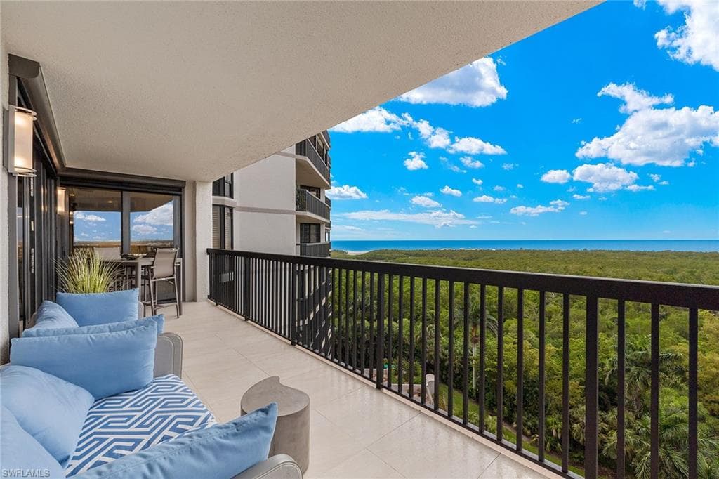 6075 Pelican Bay Blvd 906, Naples, FL 34108-2