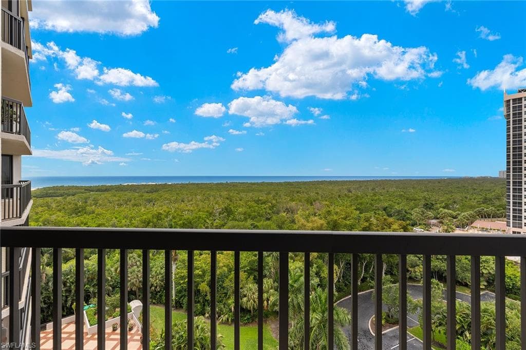 6075 Pelican Bay Blvd 906, Naples, FL 34108-37