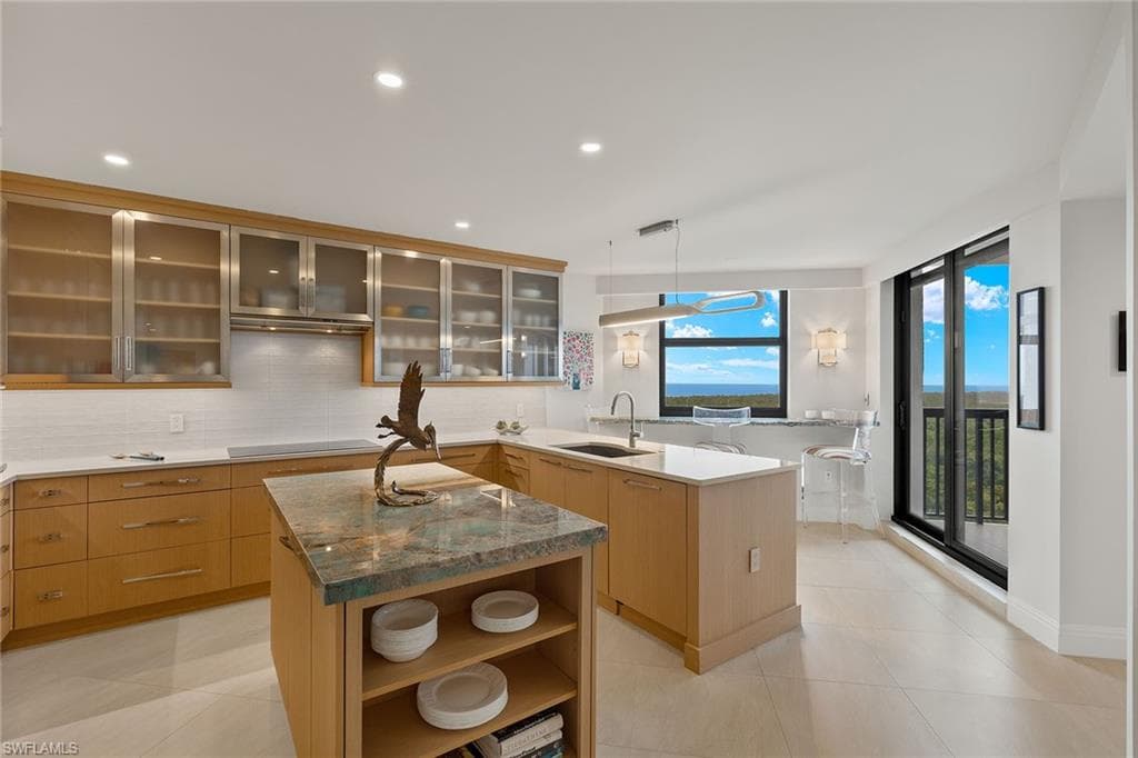 6075 Pelican Bay Blvd 906, Naples, FL 34108-5