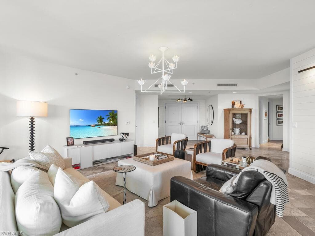 1060 Borghese Ln 701, Naples, FL 34114-9