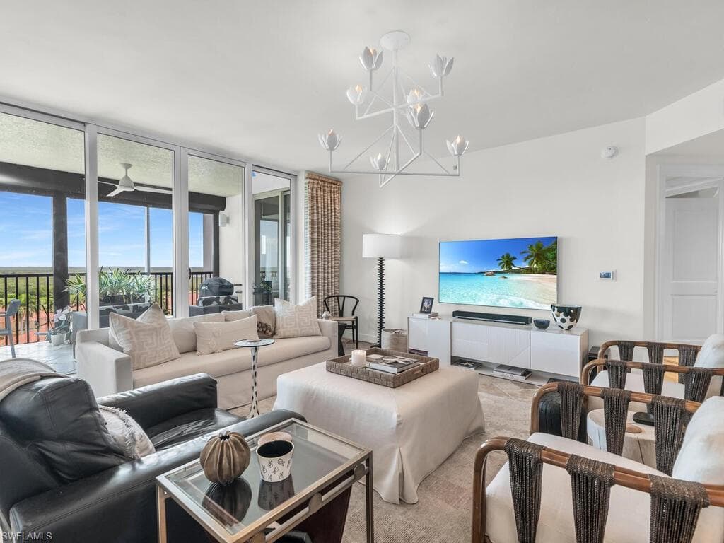 1060 Borghese Ln 701, Naples, FL 34114-10