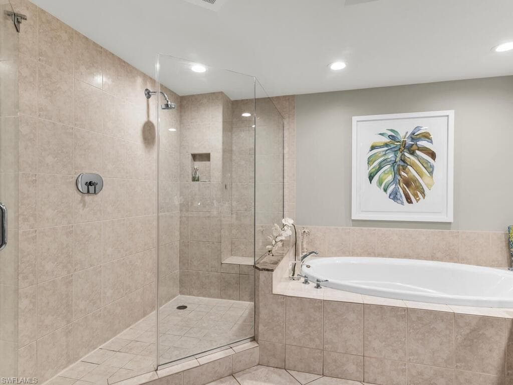 1060 Borghese Ln 701, Naples, FL 34114-23