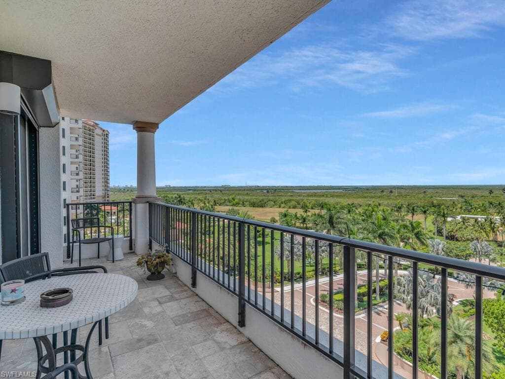 1060 Borghese Ln 701, Naples, FL 34114-28