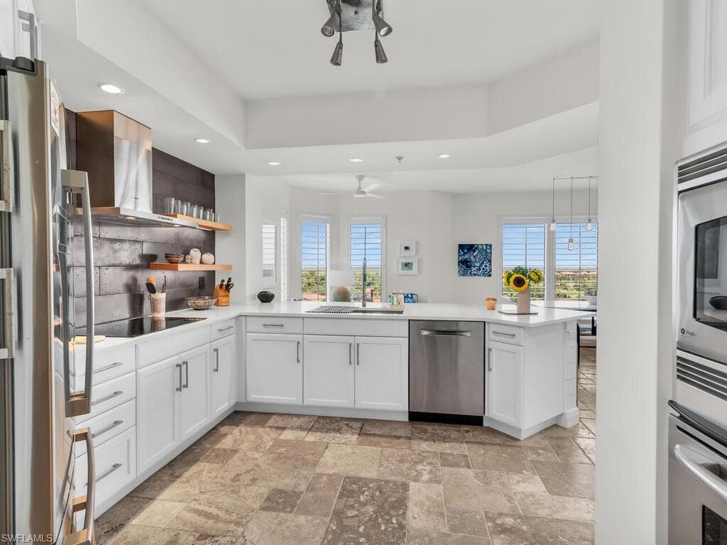 1060 Borghese Ln 701, Naples, FL 34114-3