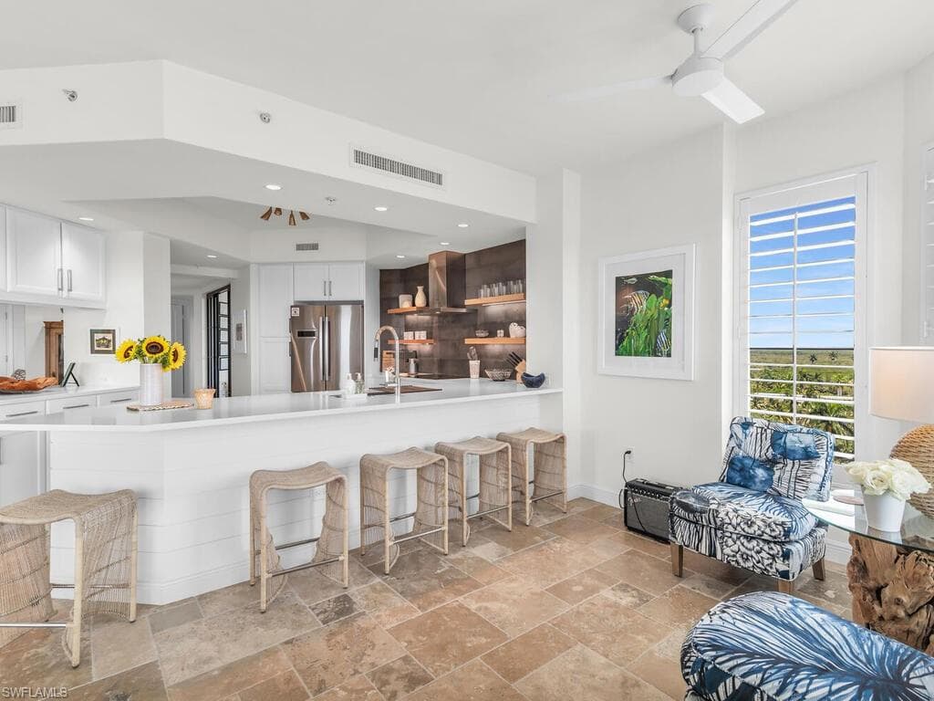 1060 Borghese Ln 701, Naples, FL 34114-5
