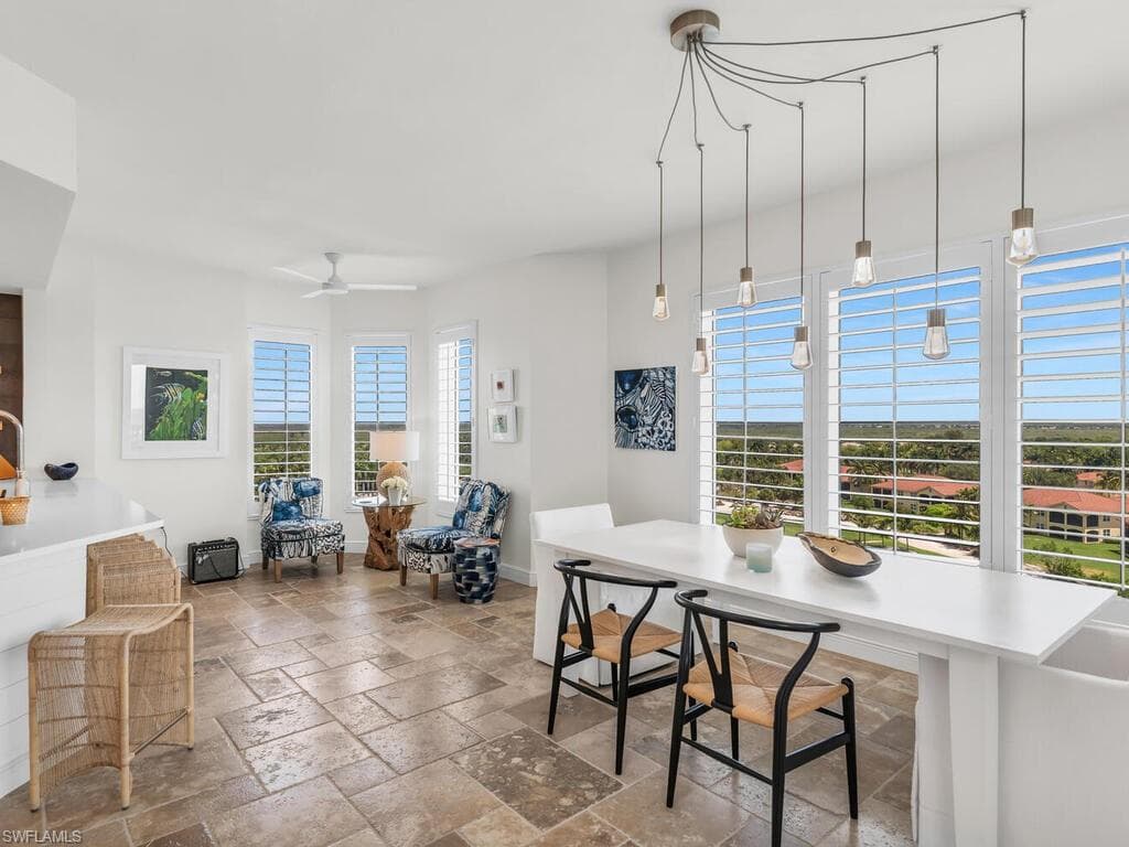 1060 Borghese Ln 701, Naples, FL 34114-6