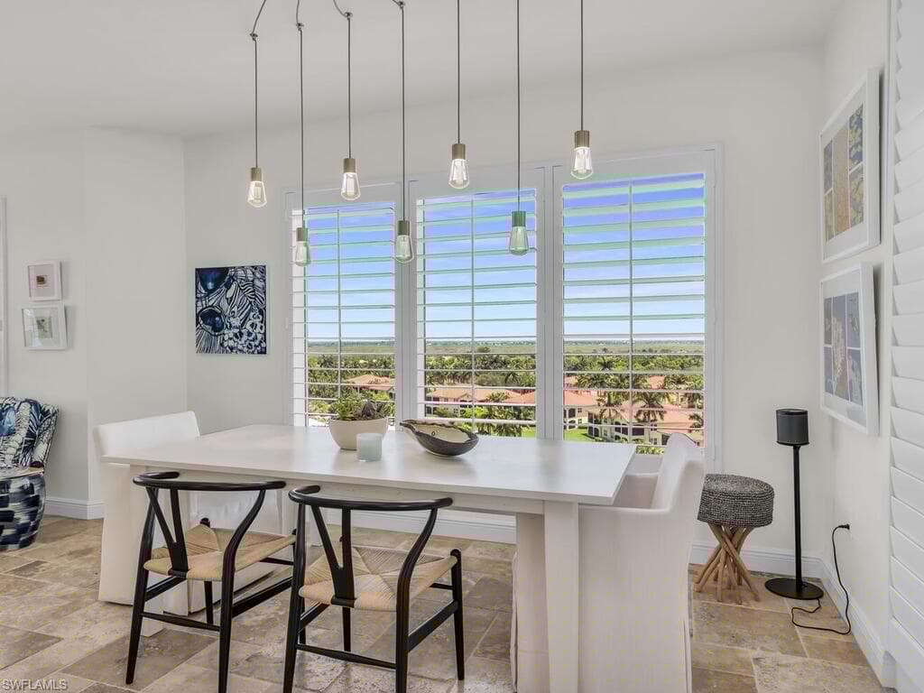 1060 Borghese Ln 701, Naples, FL 34114-7