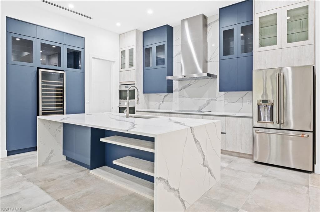 209 35th Ave NW, Naples, FL 34120-11