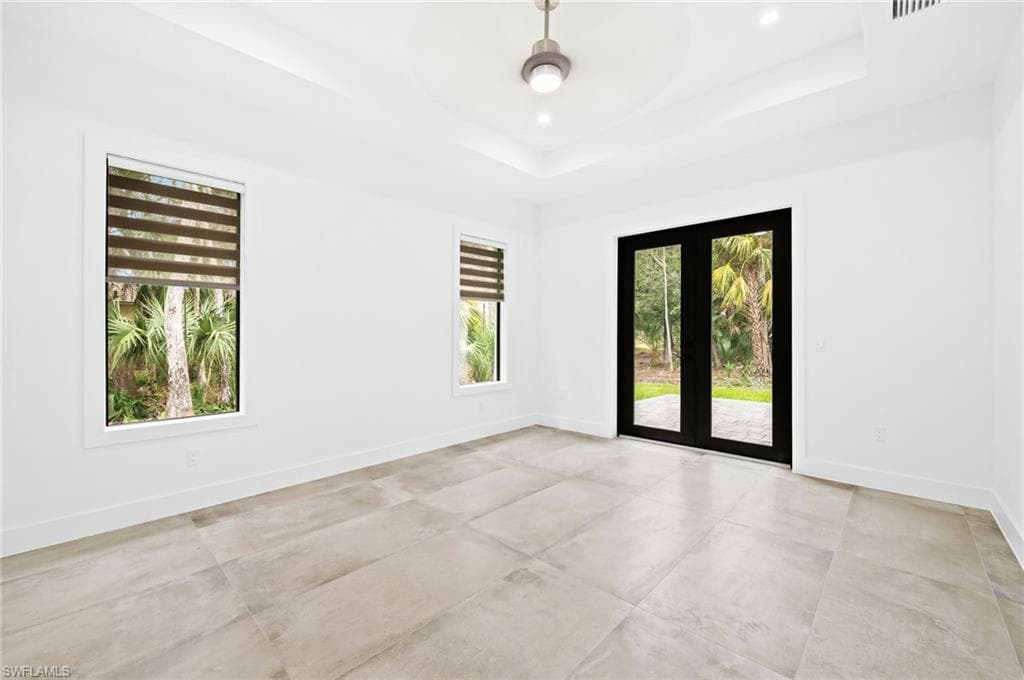 209 35th Ave NW, Naples, FL 34120-20