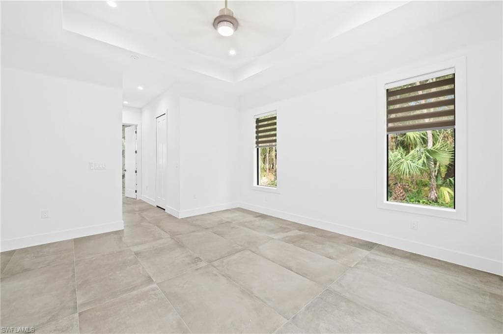 209 35th Ave NW, Naples, FL 34120-22