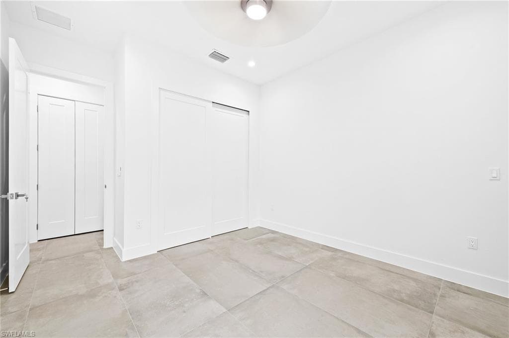 209 35th Ave NW, Naples, FL 34120-29