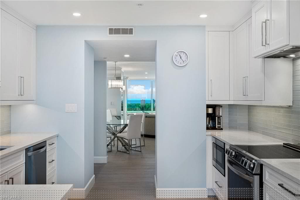 7515 Pelican Bay Blvd 5a, Naples, FL 34108-12