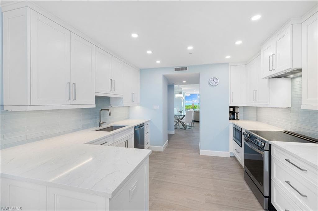 7515 Pelican Bay Blvd 5a, Naples, FL 34108-44