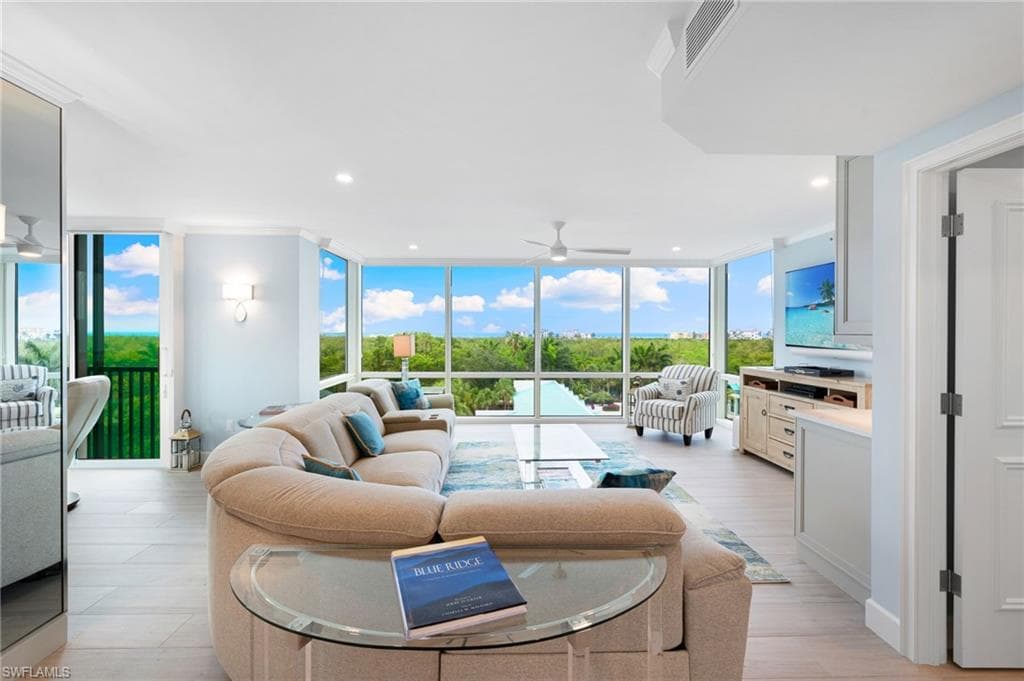 7515 Pelican Bay Blvd 5a, Naples, FL 34108-46