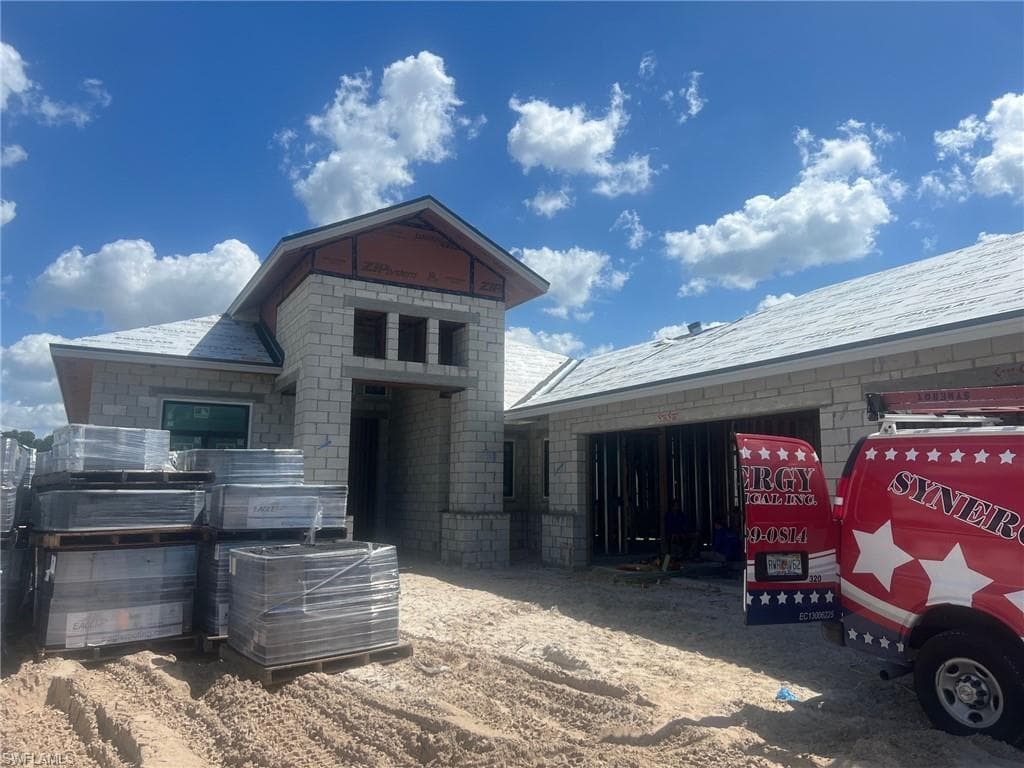 6708 Newport Rd, Naples, FL 34109-1