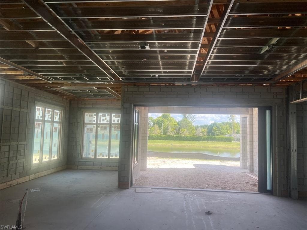 6708 Newport Rd, Naples, FL 34109-4
