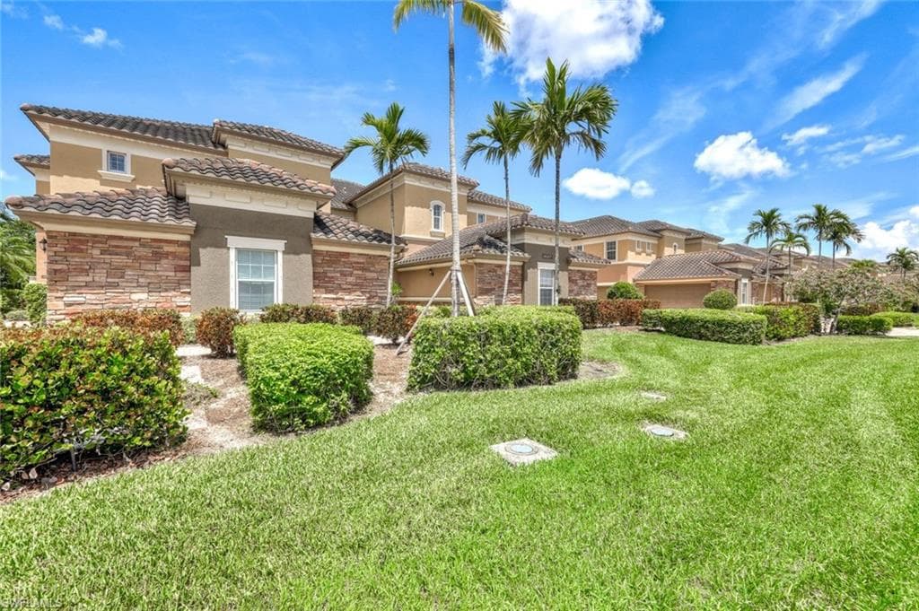 9537 Ironstone Ter 201, Naples, FL 34120-4