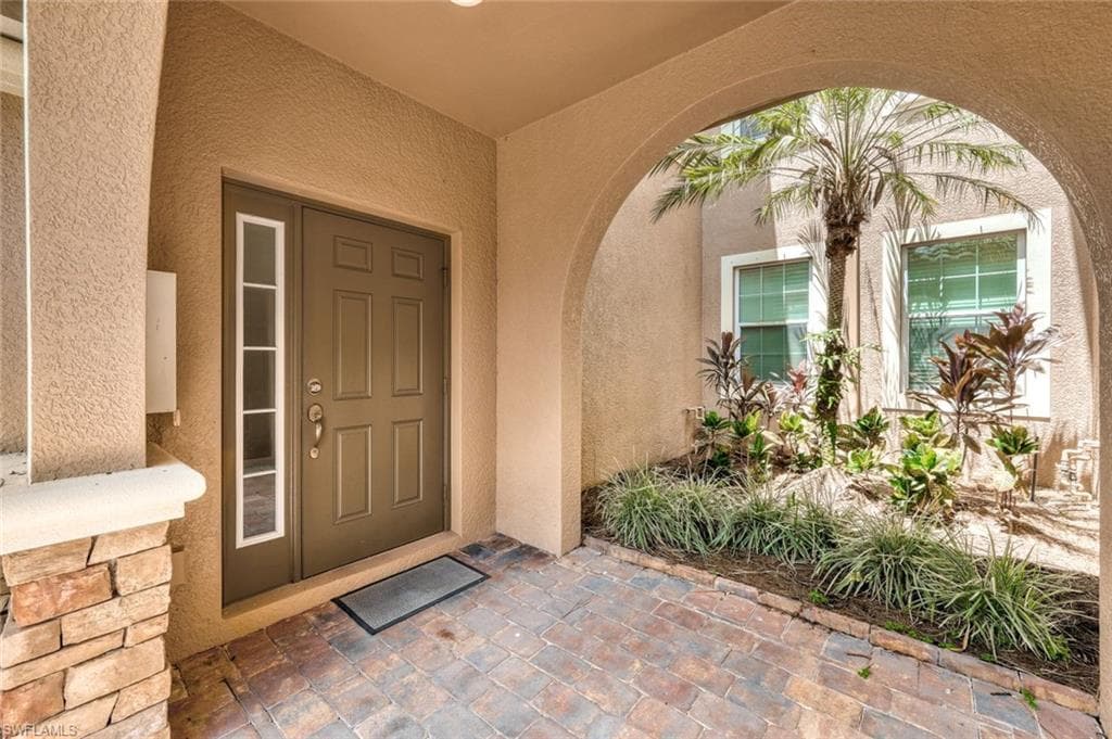 9537 Ironstone Ter 201, Naples, FL 34120-6