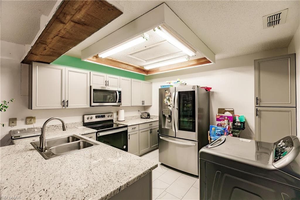 15572 Crystal Lake Dr, North Fort Myers, FL 33917-8