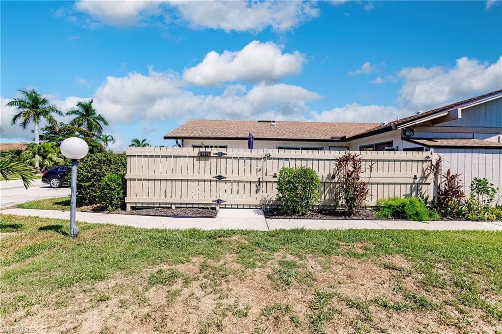 15572 Crystal Lake Dr, North Fort Myers, FL 33917-15