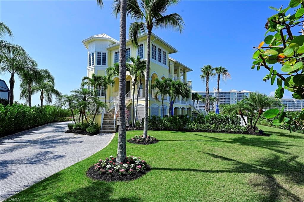 195 San Mateo Dr, Bonita Springs, FL 34134-2