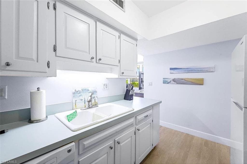 240 Seaview Ct 501, Marco Island, FL 34145-10