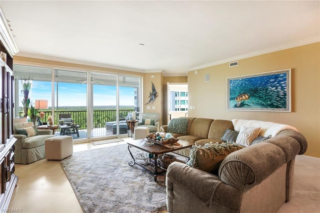 275 Indies Way 605, Naples, FL 34110-9