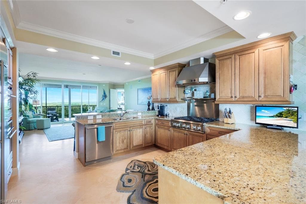 275 Indies Way 605, Naples, FL 34110-14
