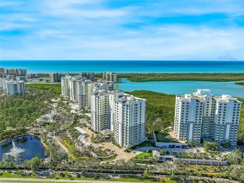 275 Indies Way 605, Naples, FL 34110-1