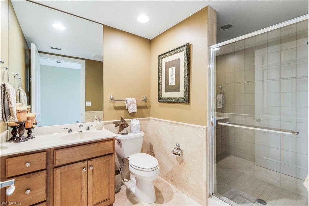 275 Indies Way 605, Naples, FL 34110-25
