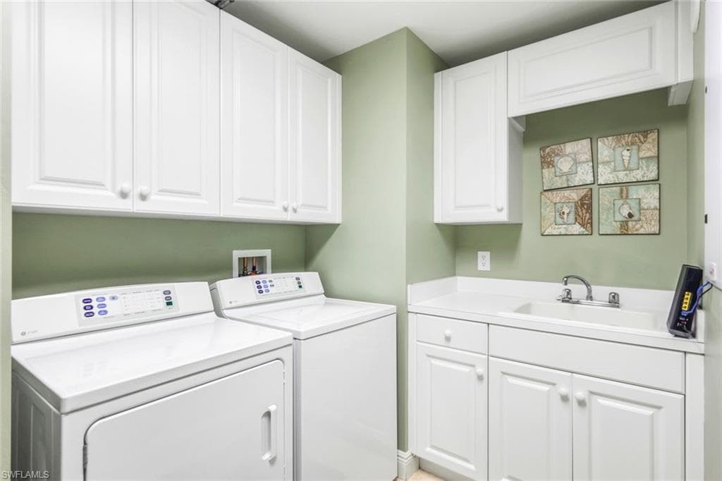 275 Indies Way 605, Naples, FL 34110-28