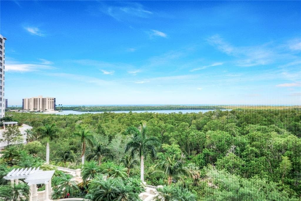 275 Indies Way 605, Naples, FL 34110-29