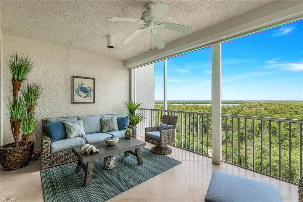 275 Indies Way 605, Naples, FL 34110-30