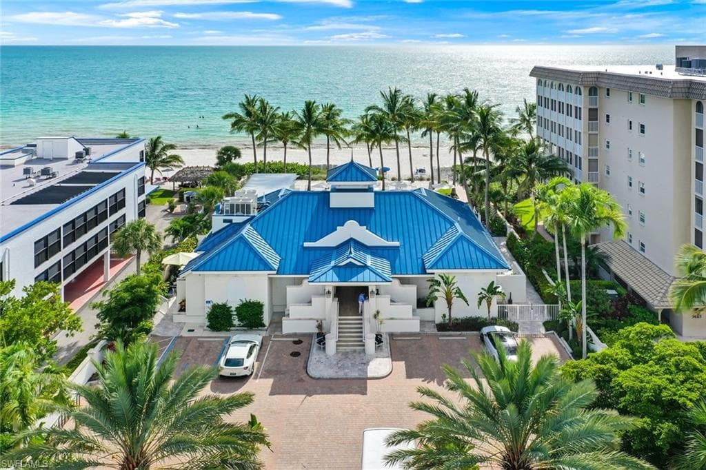 275 Indies Way 605, Naples, FL 34110-38