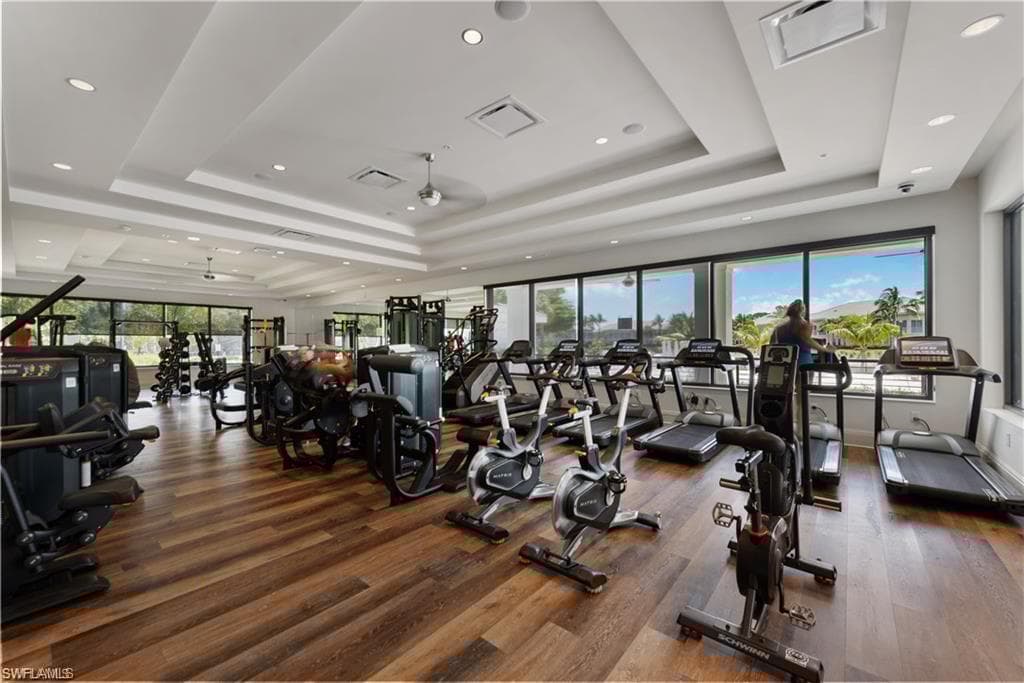 275 Indies Way 605, Naples, FL 34110-40