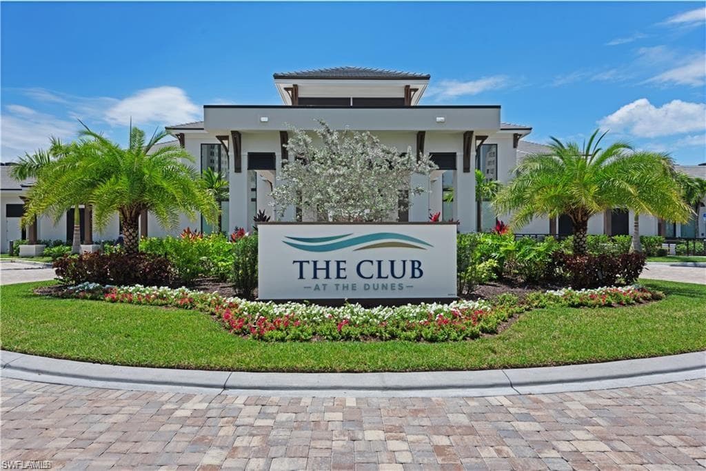 275 Indies Way 605, Naples, FL 34110-41